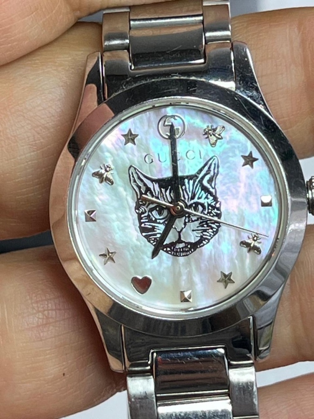 Gucci Silver Stainless Steel Watch with Mother-of-Pearl Cat Dial - Picture 12 of 16
